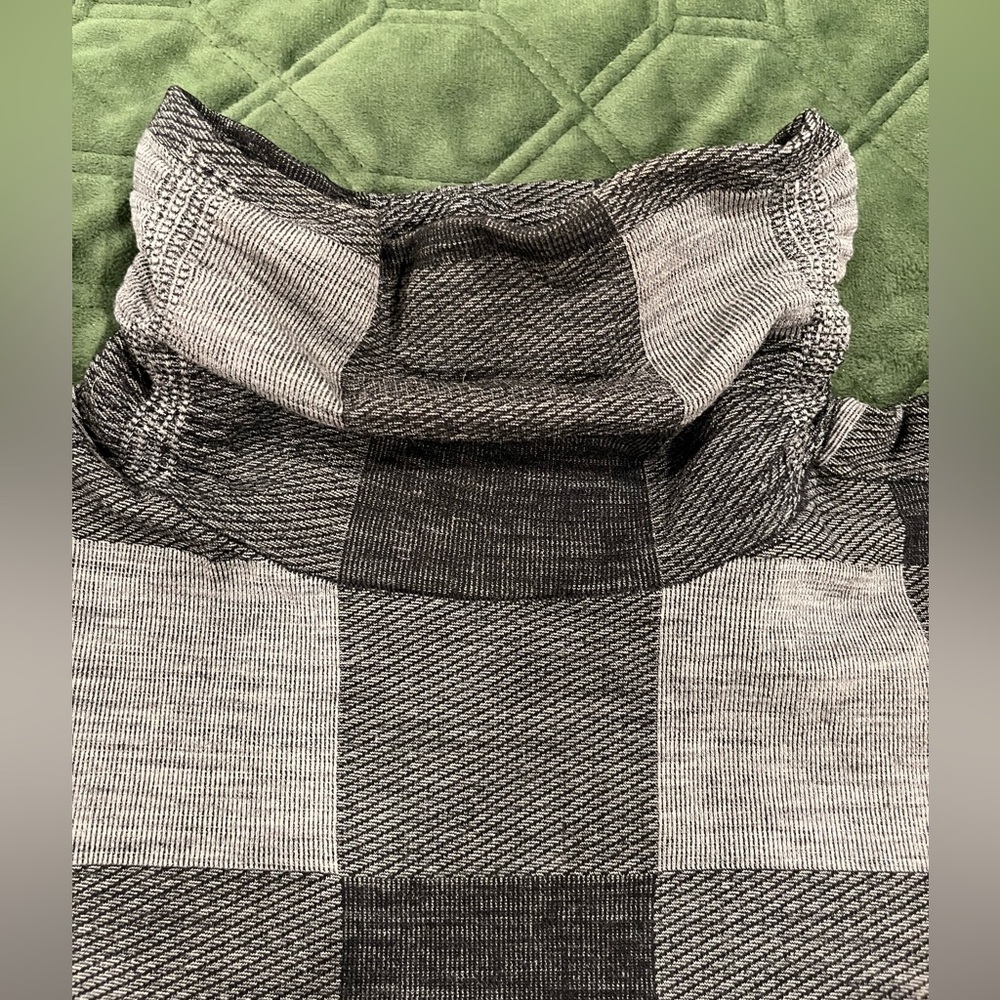Athleta CYA turtleneck - XL